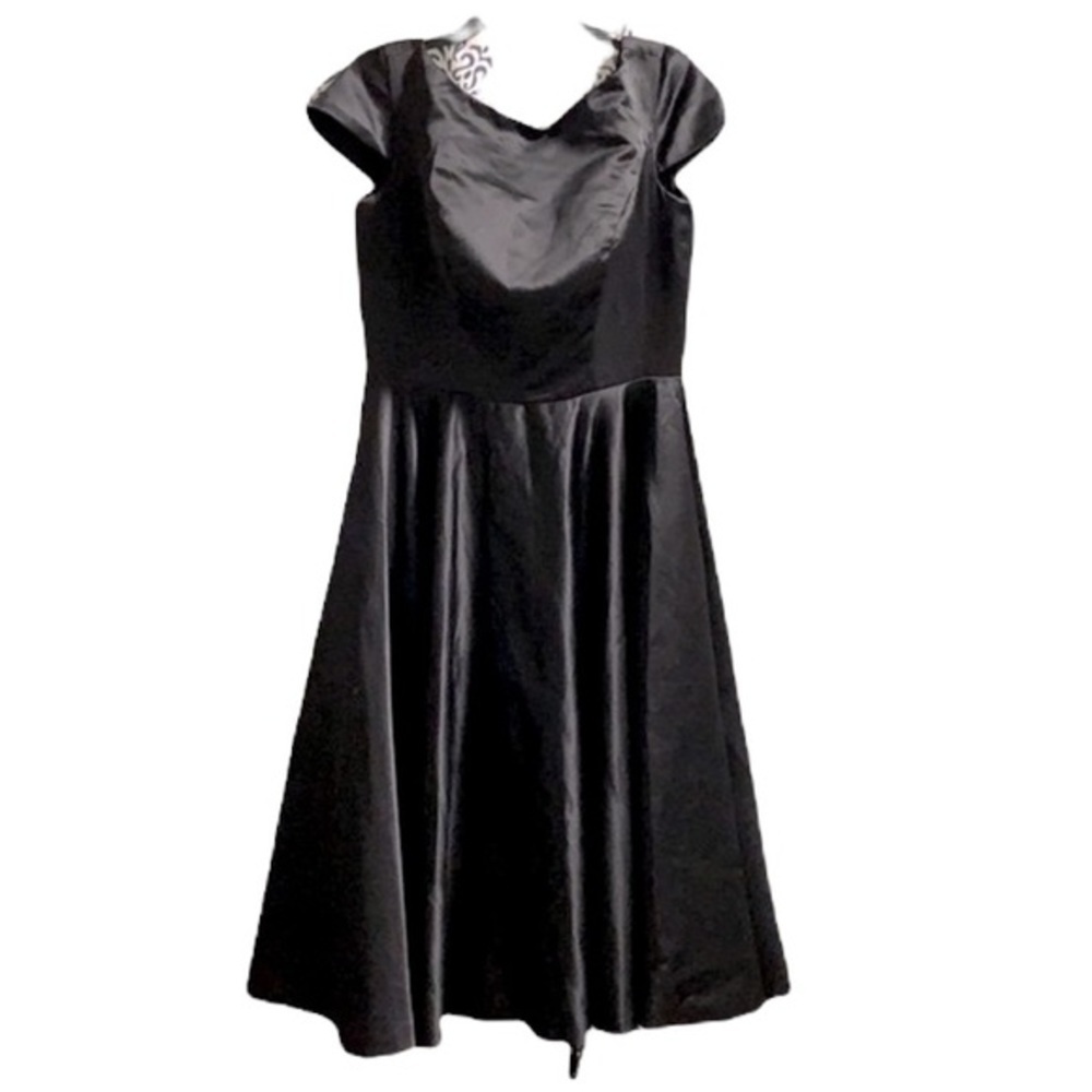 (10)- Yishaer Lace-Up Prom/Bridesmaids Dress‎